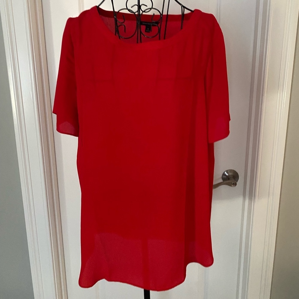 Banana Republic Short Sleeved Top in Red Size Medium